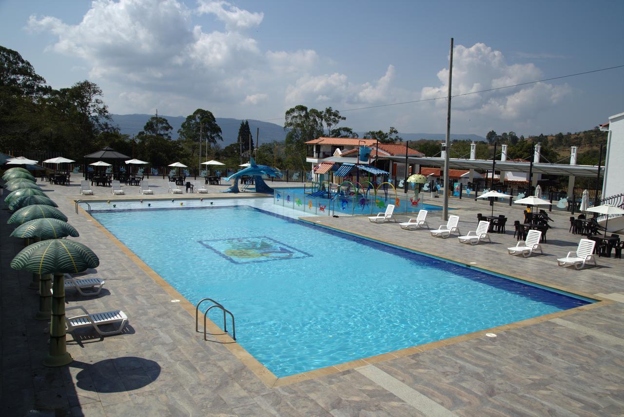 Hotel Majam'S Resort سان جيل المظهر الخارجي الصورة