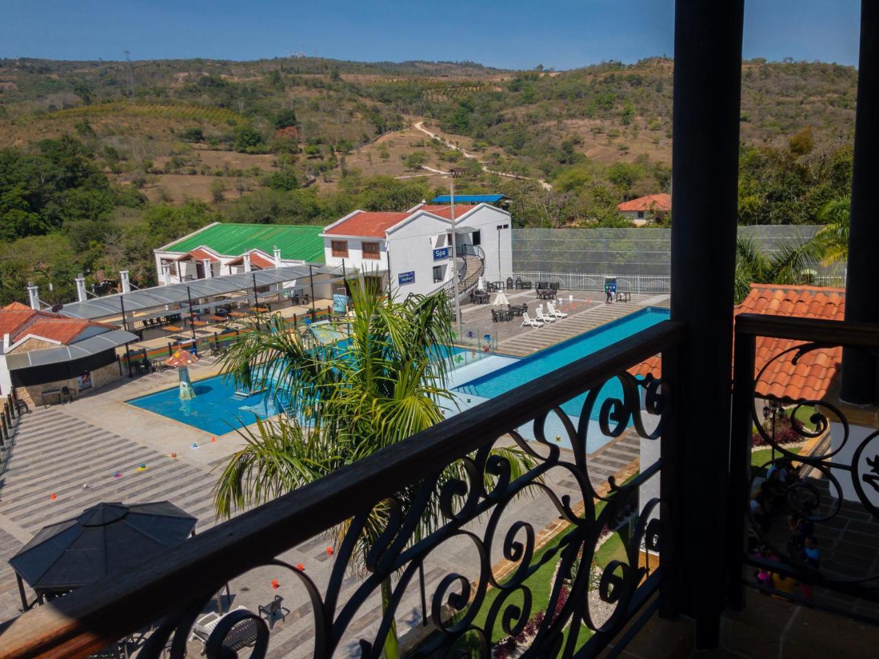 Hotel Majam'S Resort سان جيل المظهر الخارجي الصورة