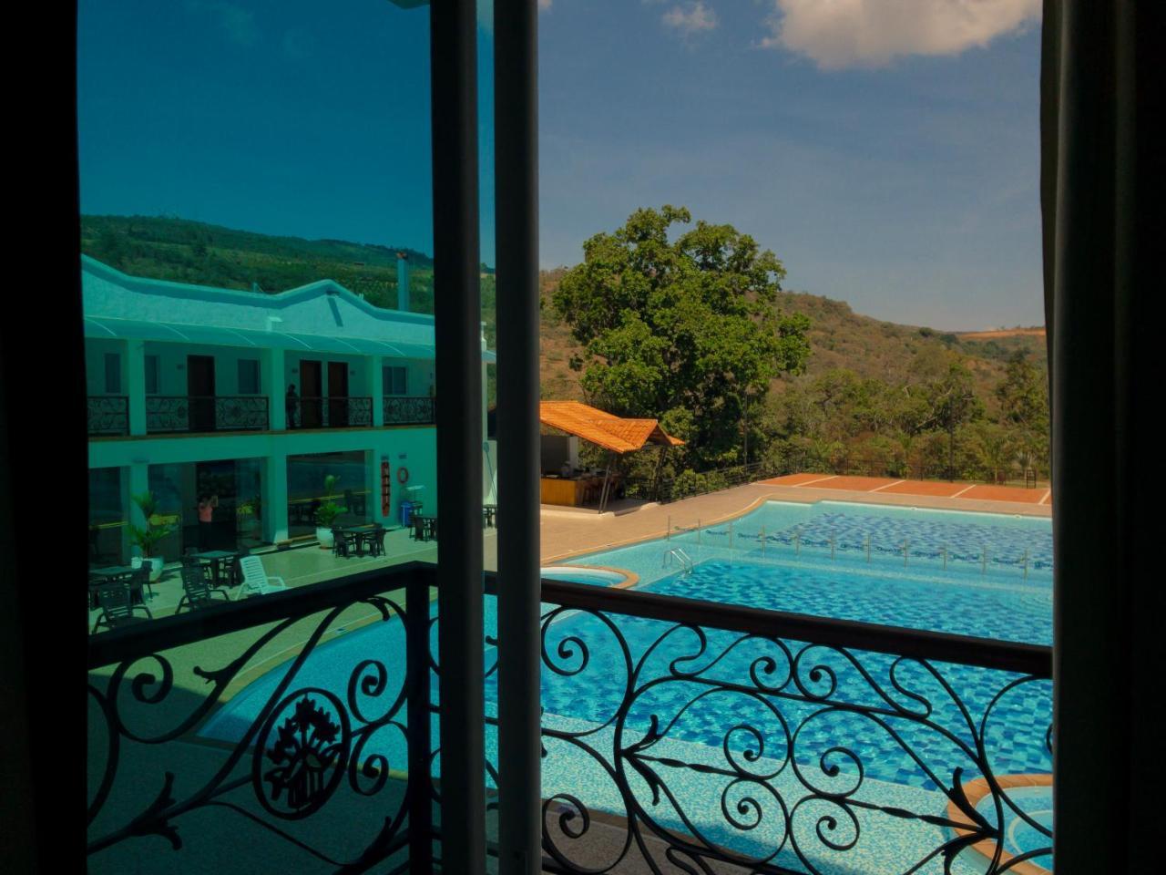 Hotel Majam'S Resort سان جيل المظهر الخارجي الصورة