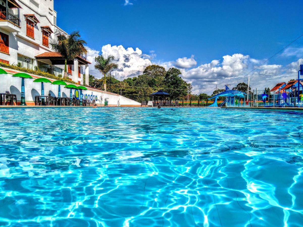 Hotel Majam'S Resort سان جيل المظهر الخارجي الصورة